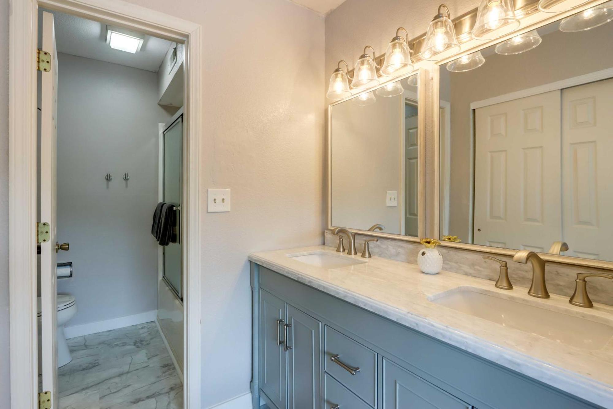 Lakefront Osage Beach Condo With Community Pool Exteriér fotografie
