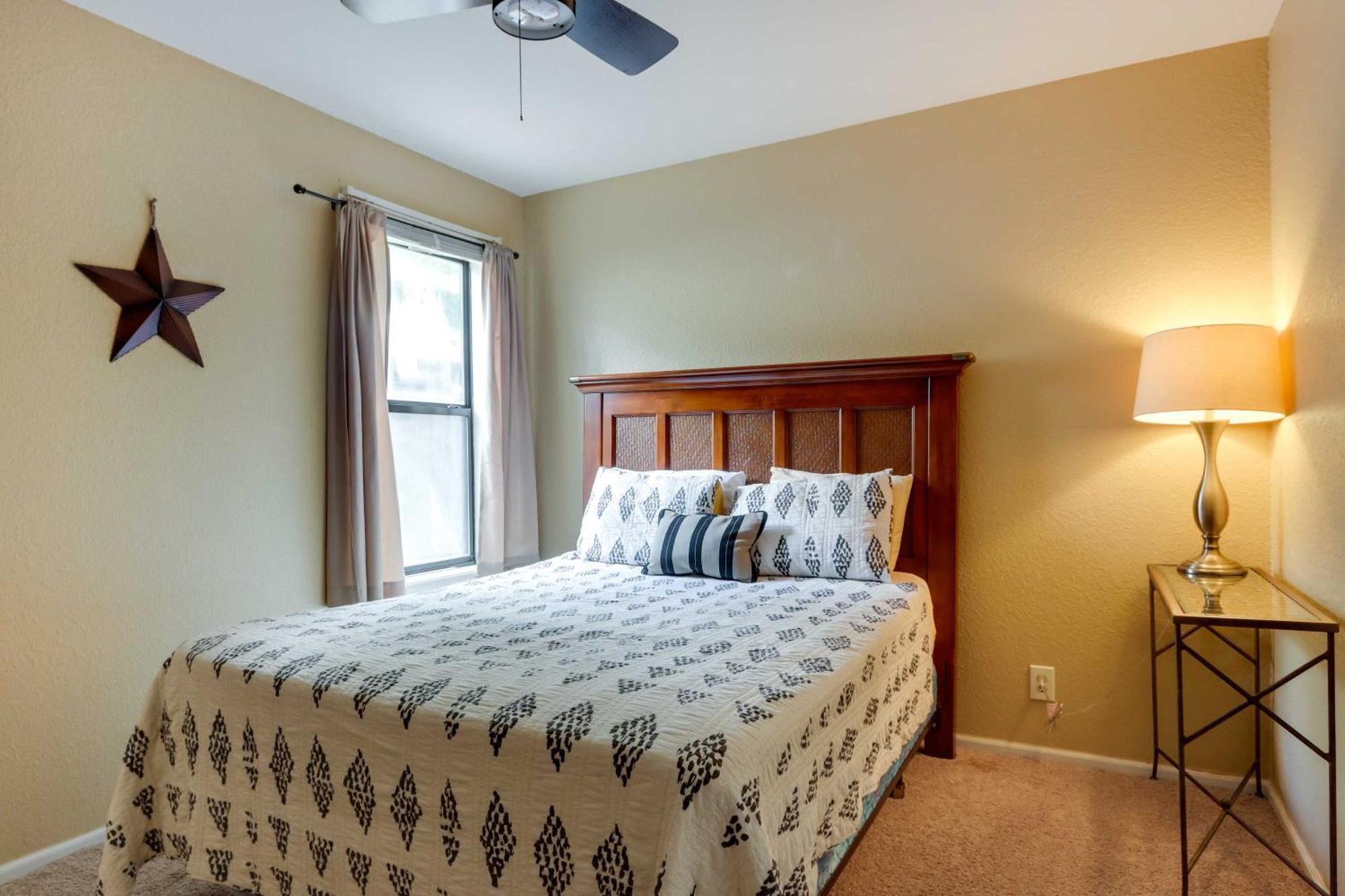 Lakefront Osage Beach Condo With Community Pool Exteriér fotografie