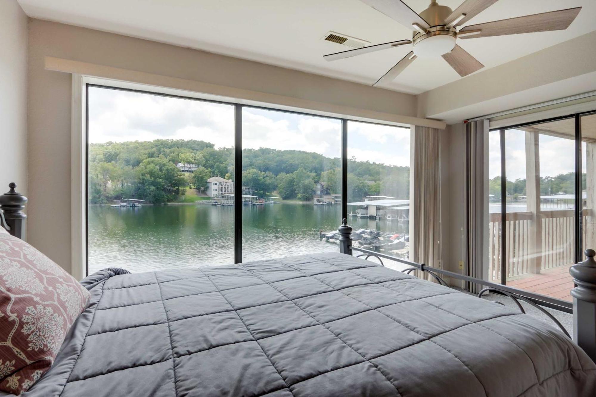 Lakefront Osage Beach Condo With Community Pool Exteriér fotografie