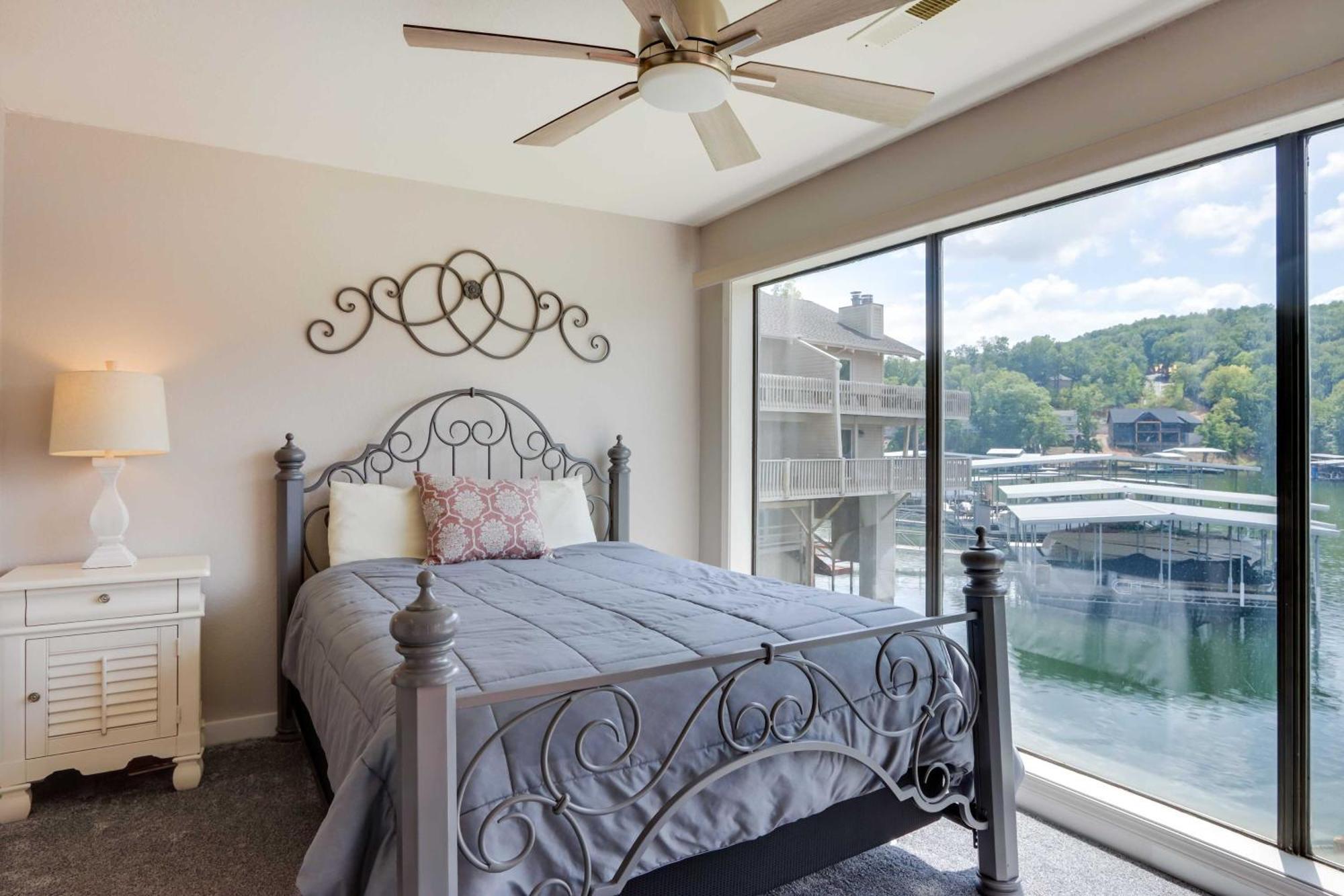 Lakefront Osage Beach Condo With Community Pool Exteriér fotografie